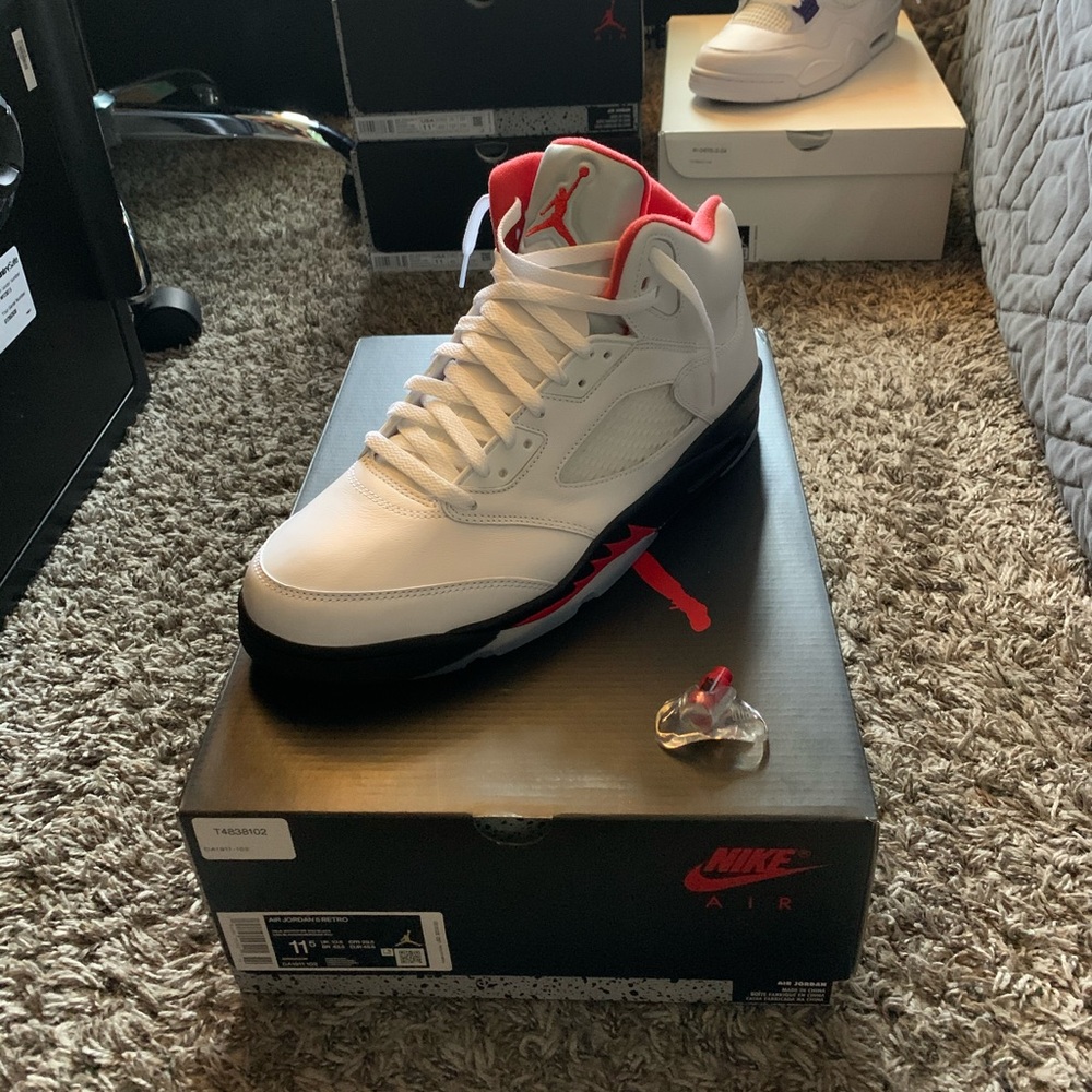 Fire red 5s Sz 11.5
